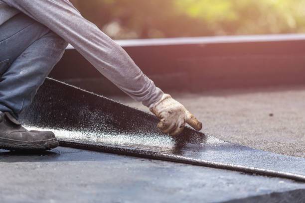 Professional Vapor Barrier Installation technician working in Olivet, MI